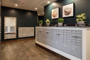 24/7 Package lockers